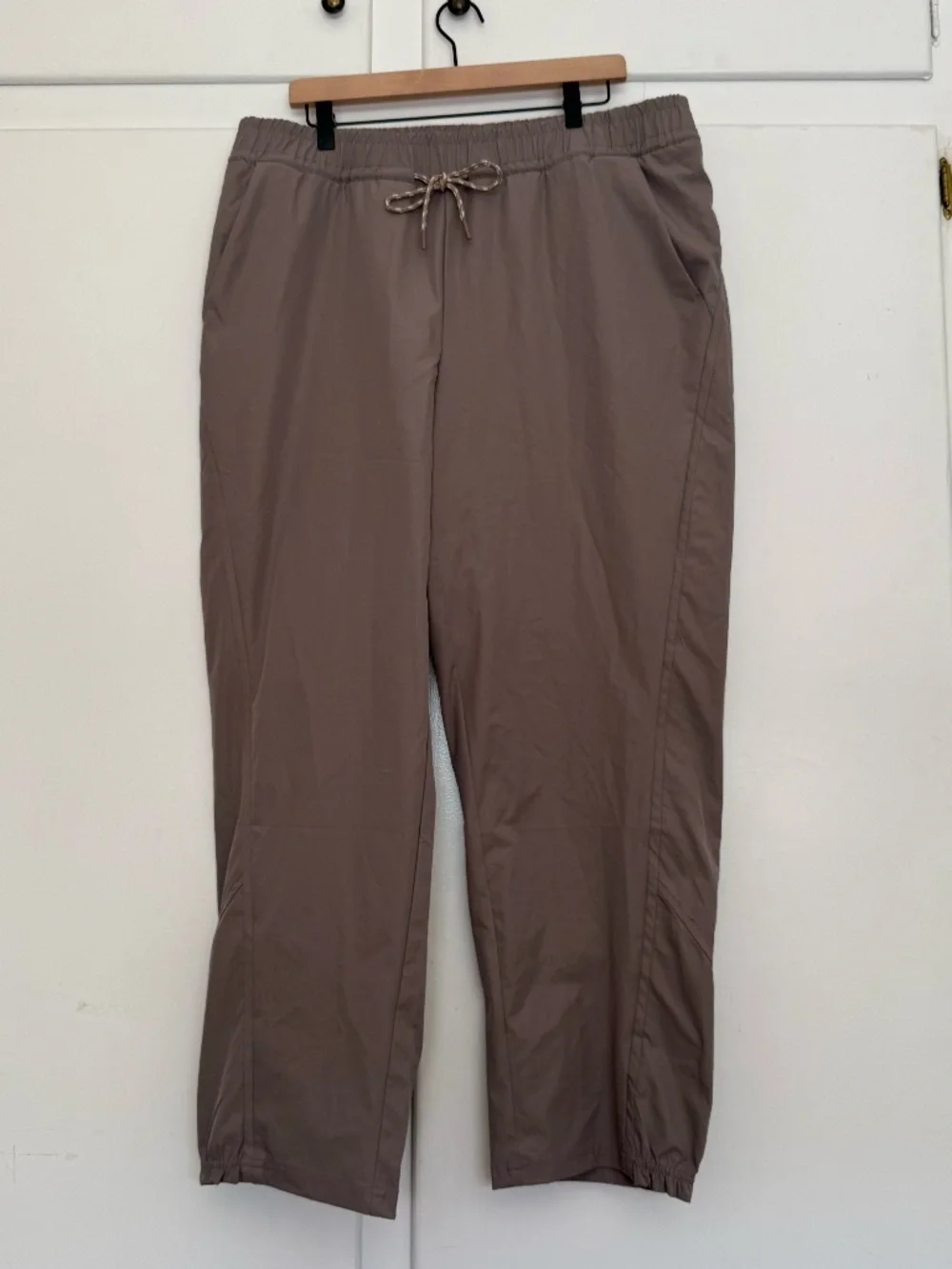 NWOT Size XL Avalanche Trek It Wide Leg Jogger in Driftwood - Picture 3 of 10